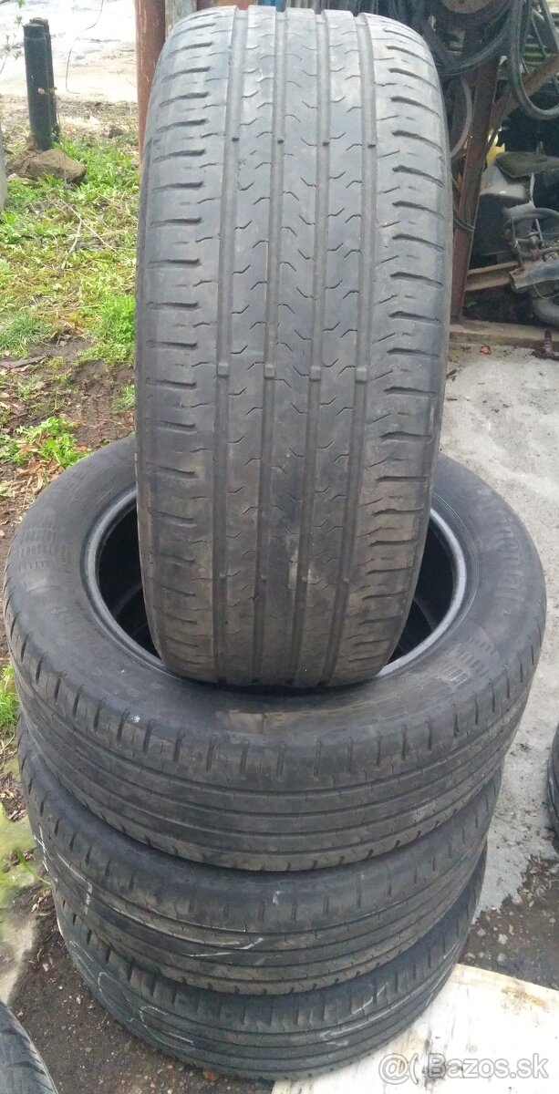 4 ks letné pneu Continental 225/50 R17