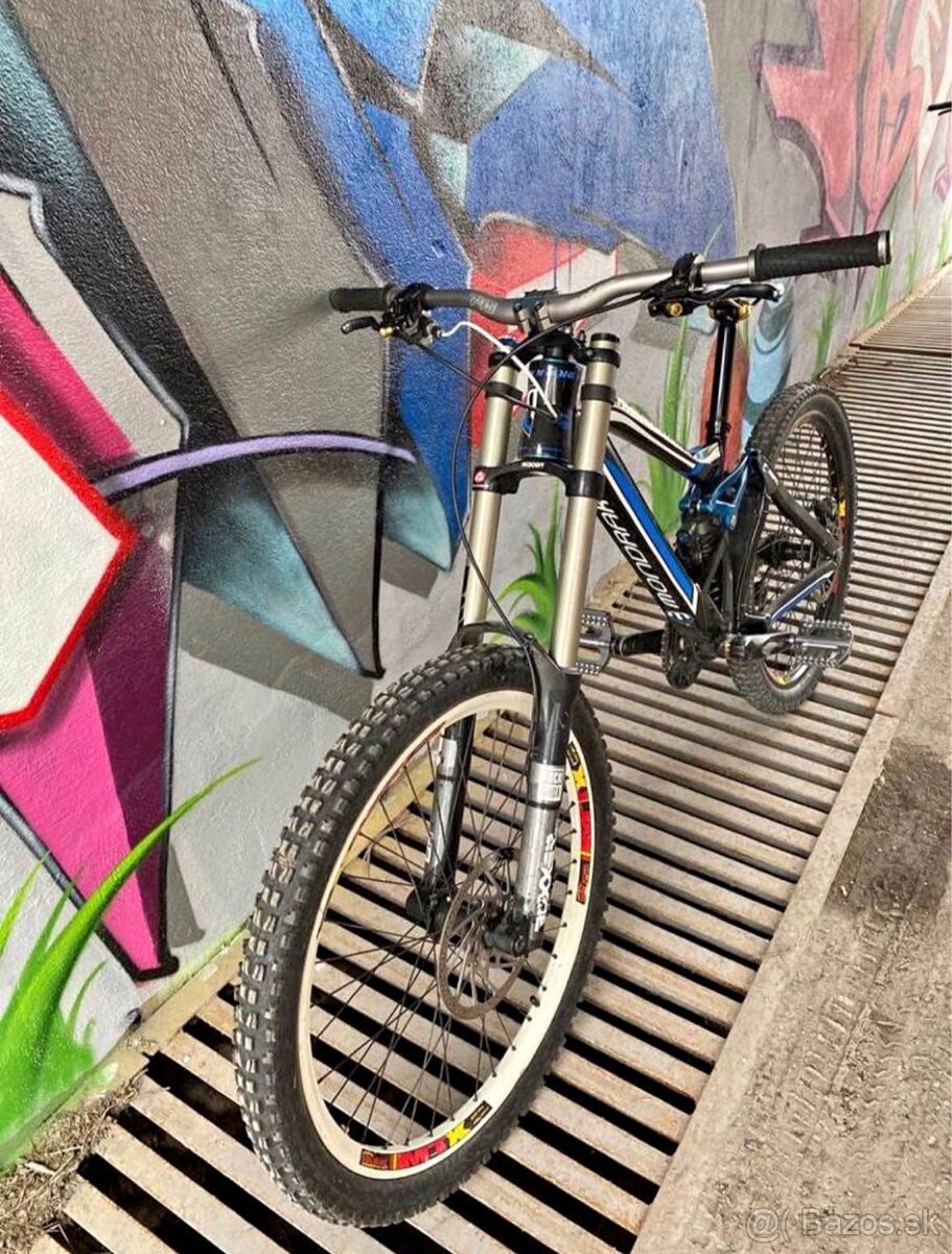 Mondraker Summum Pro Team