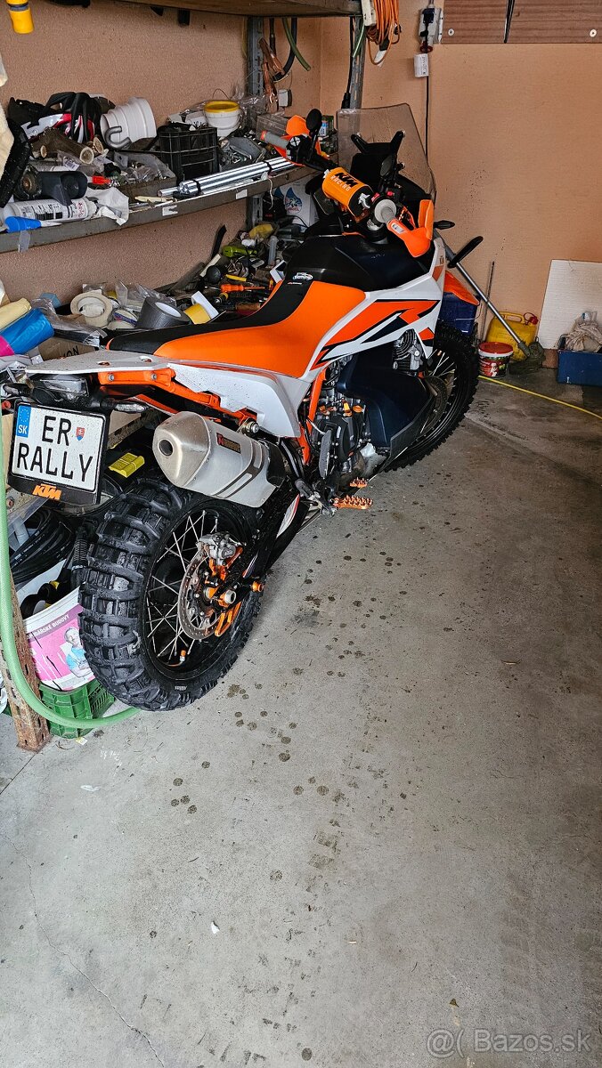 KTM Adventure 890R