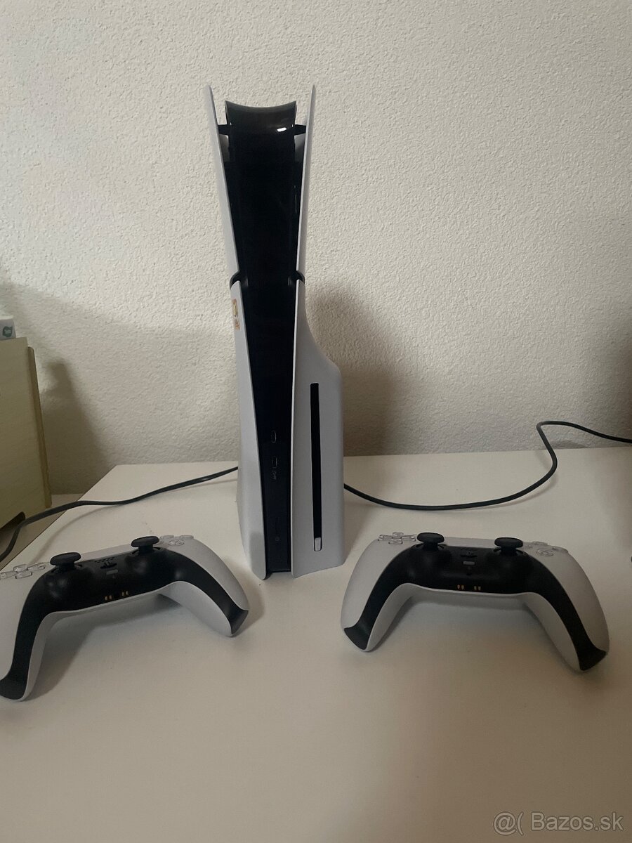 playstation 5 slim 1TB z mechanikou 2 ovládače