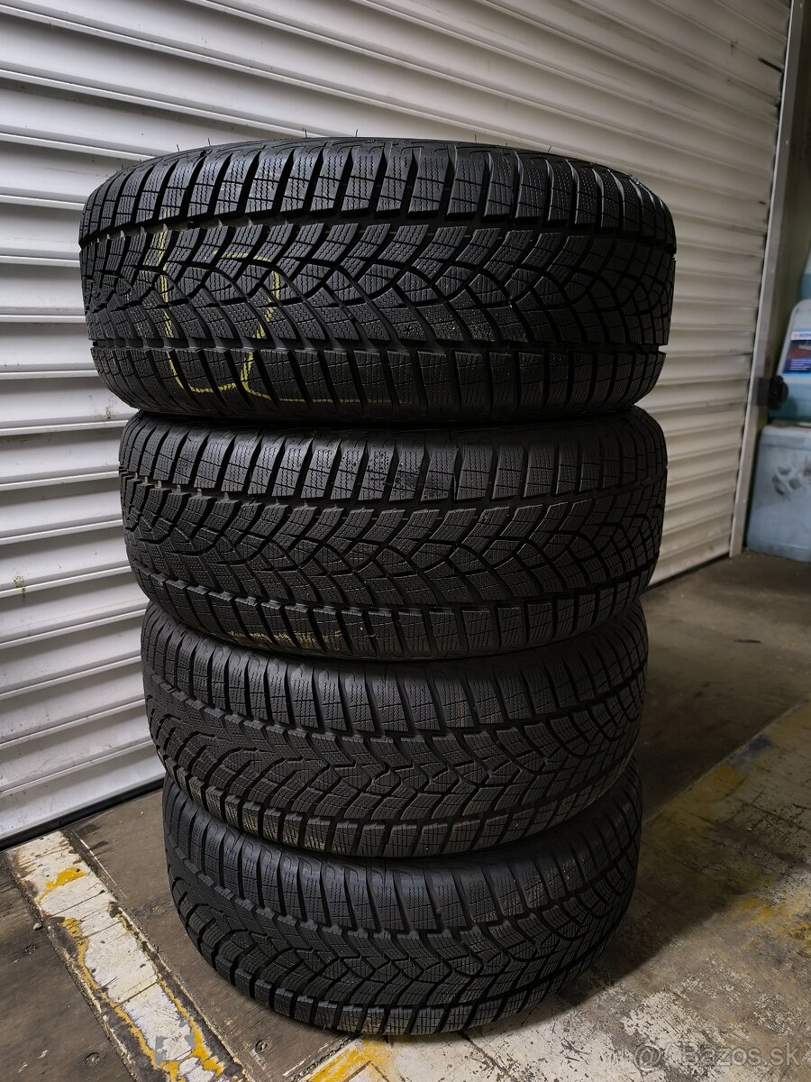 Goodyear Ultragrip perf+ 225/55R17 97H