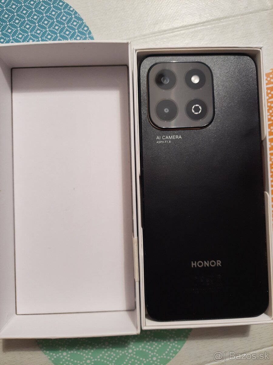 Nový funkčný telefón Honor X6b 128GB