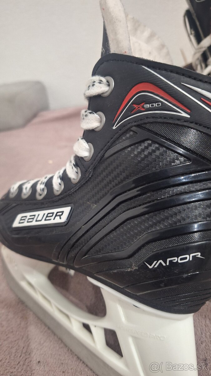 Bauer Vapor X300