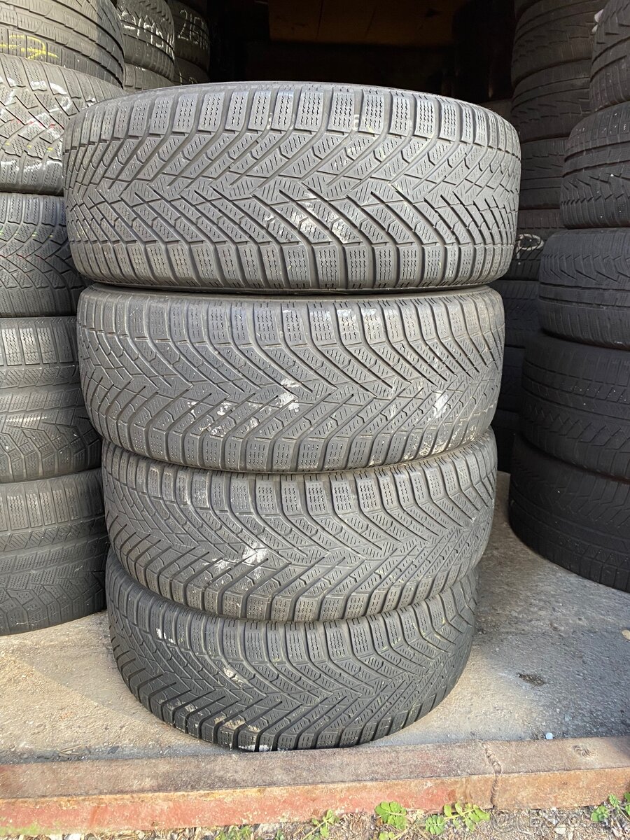 235/55 r18 Pirelli scorpion