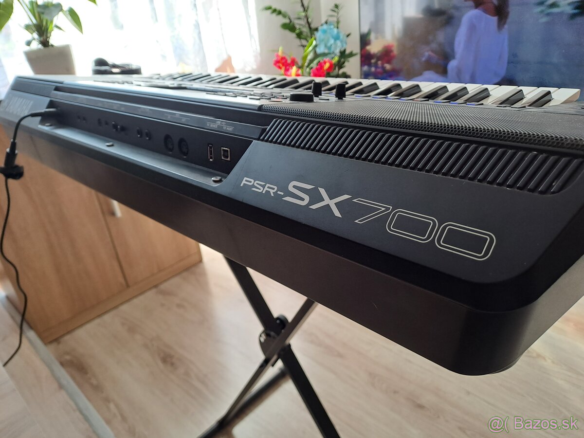 Yamaha SX700