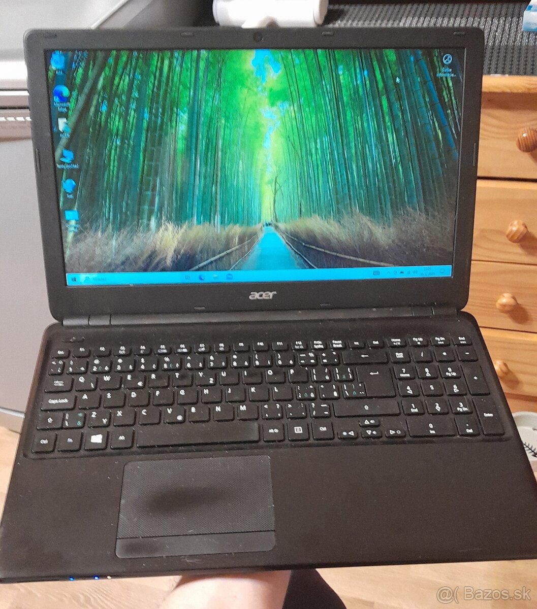 Acer E1-532