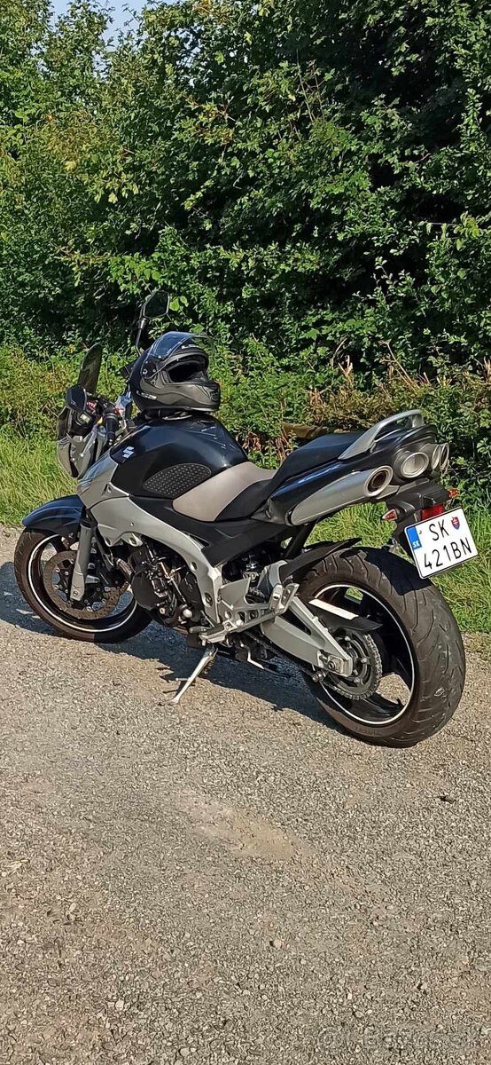 Suzuki GSR 600