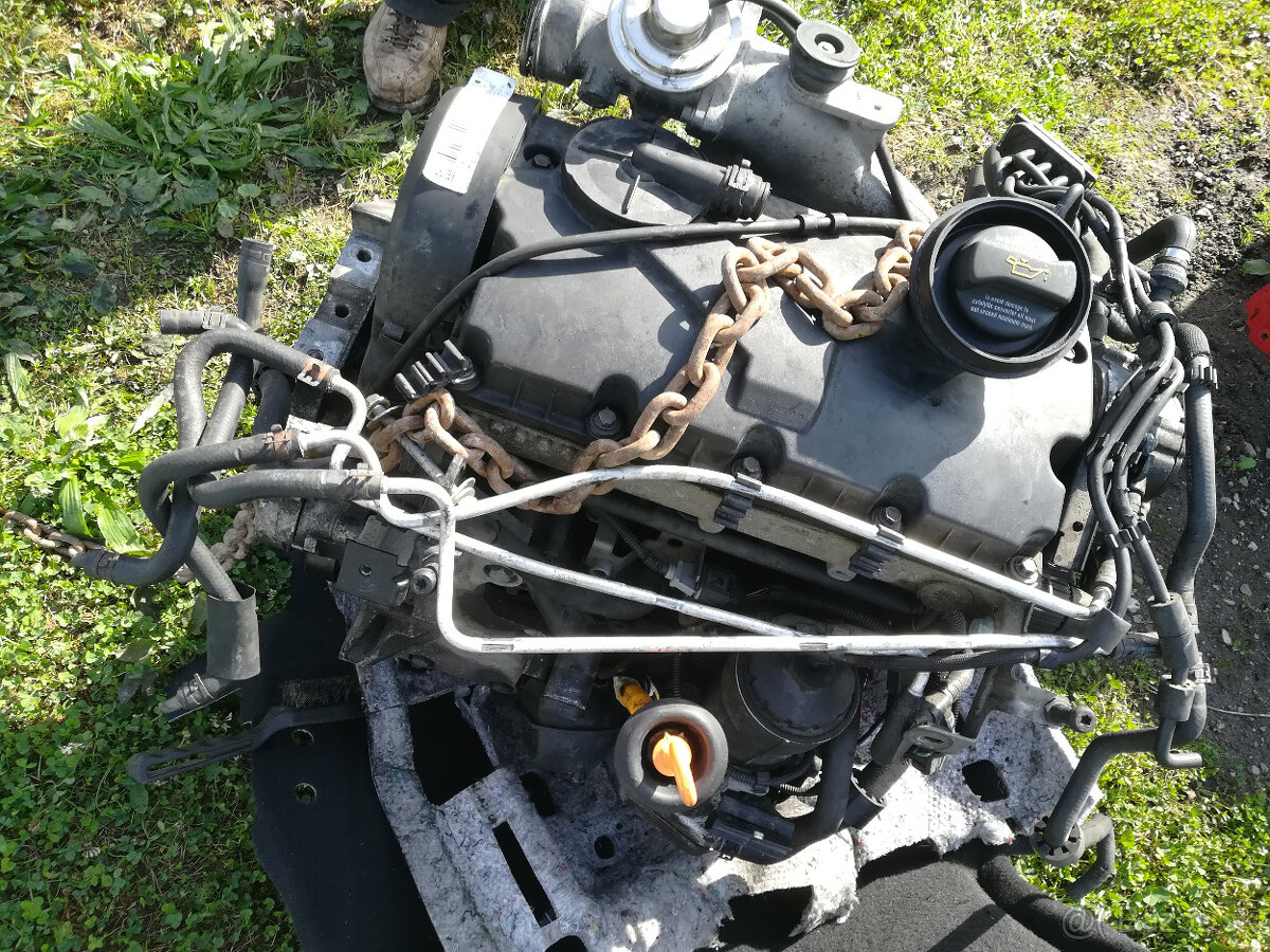 agregat, hlava, blok, motor, vstreky 1.9 Tdi 77kw bxe