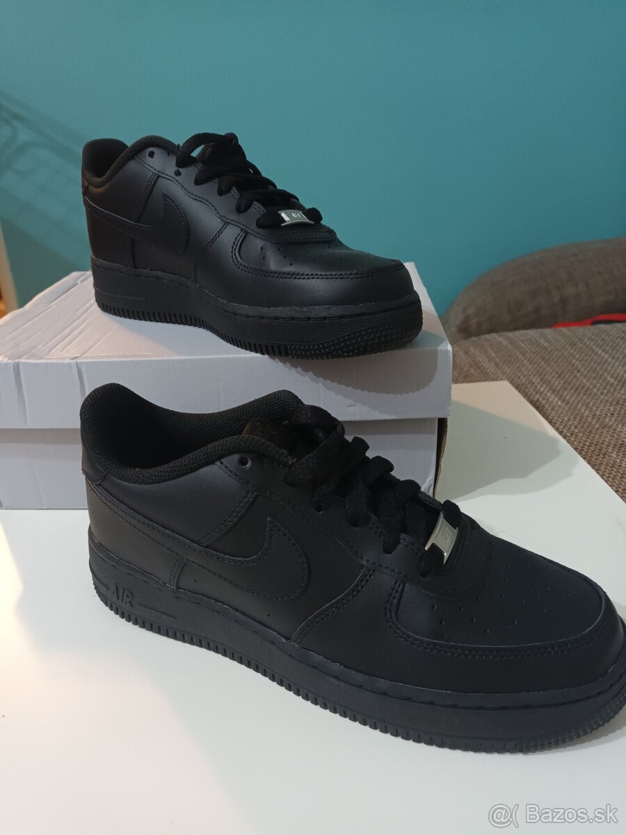 NIKE AIR FORCE 1 BLACK