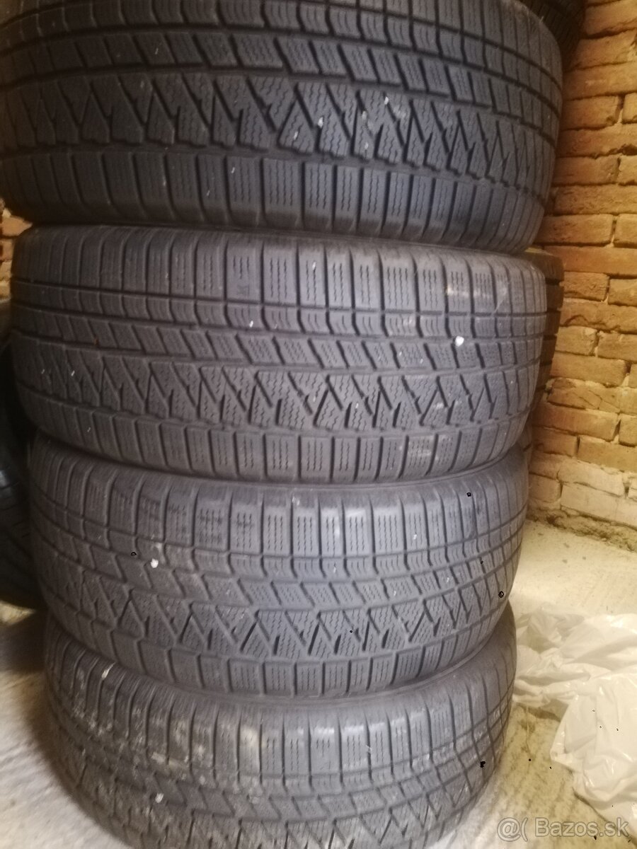 255/45r20 Kumho