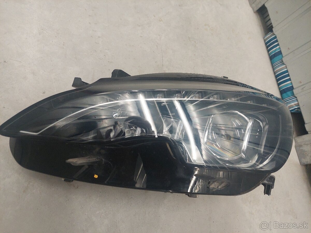 Peugeot 308 II T9 plná LED 967832380