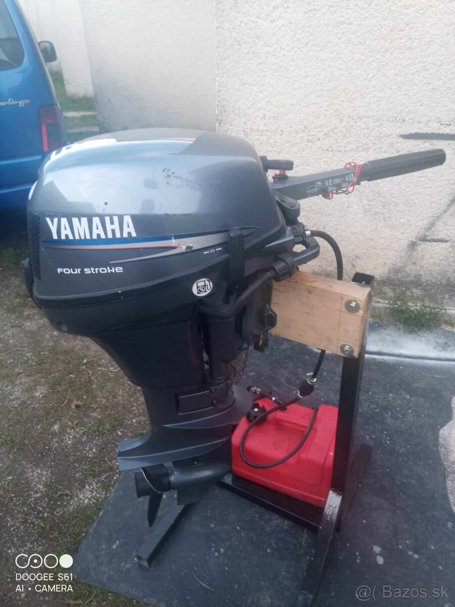 Predám lodný motor Yamaha