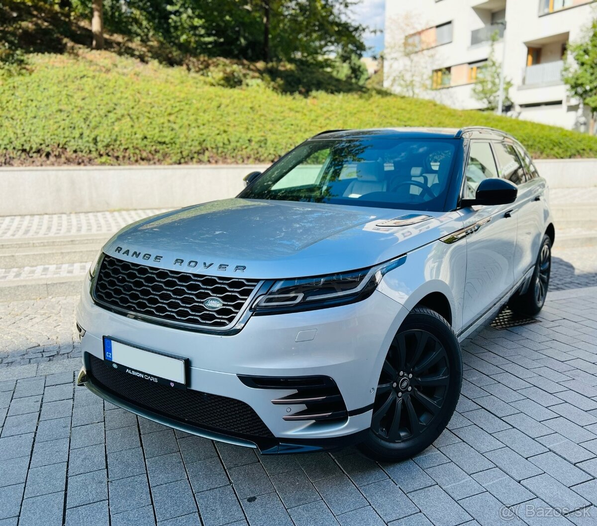 Land Rover-Range Rover Velar R-Dynamic D240 SE Aut