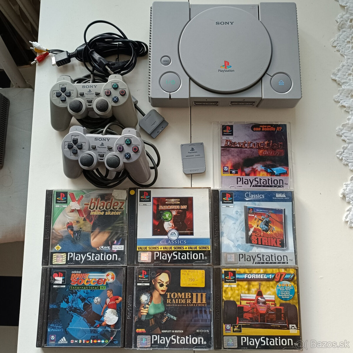 Predam hernu konzolu Playstation PS1 s hrami