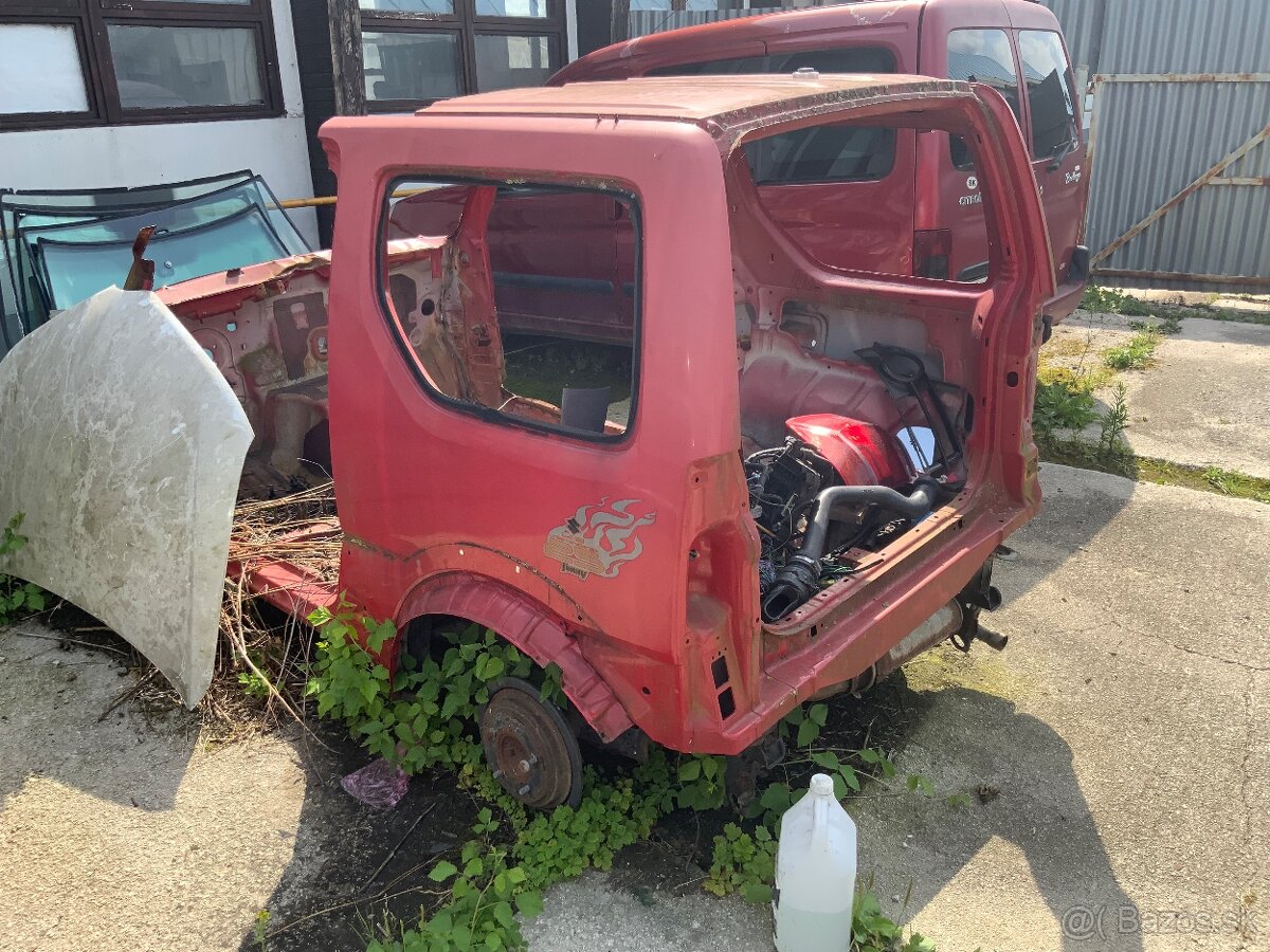 Predám náhradné diely na suzuki Jimny