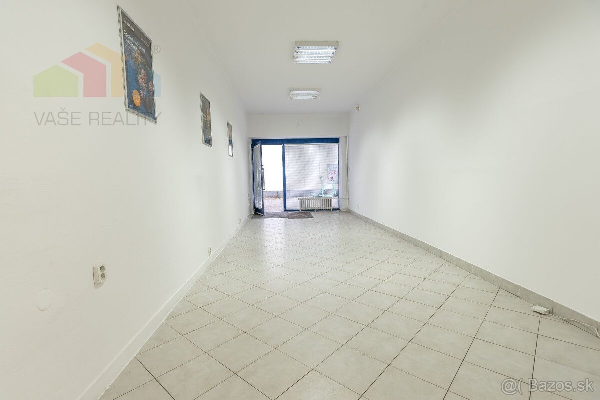 Na prenájom obchodný priestor, 33 m², Herlianska ul., voľný 