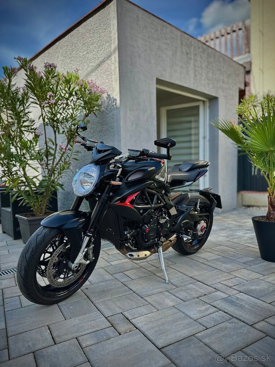 MV Agusta Brutale 800