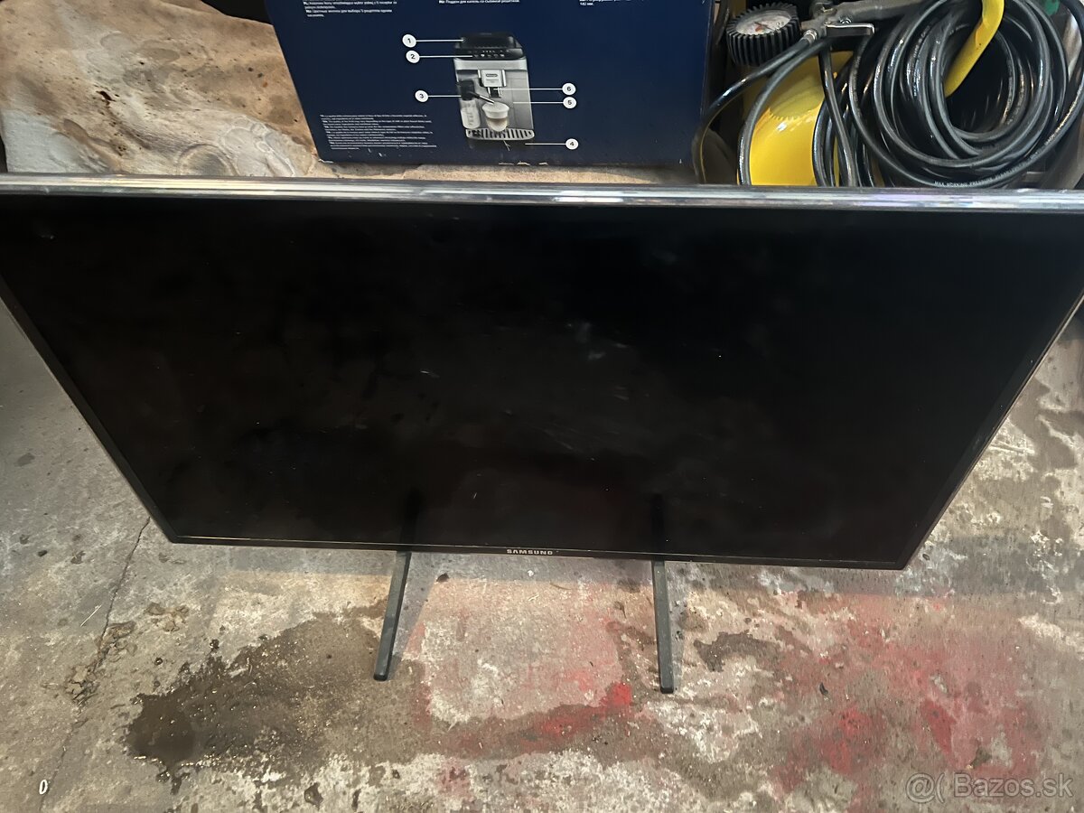 TV Samsung uhlopriečka cca 500mm