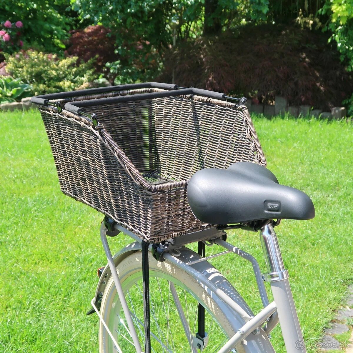 Zadný košík na bicykel s montážnou doskou - BASIL (NOVÉ)