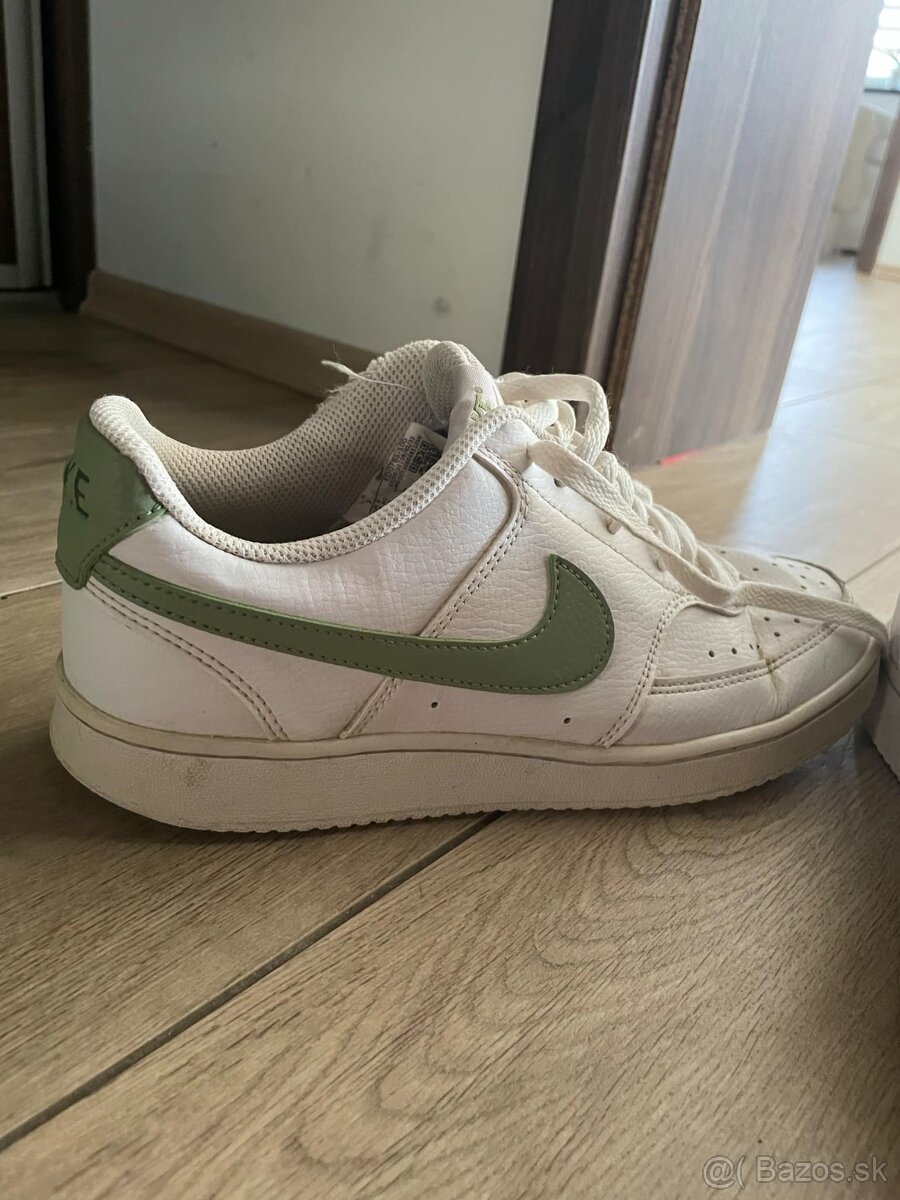 Botasky Nike 40