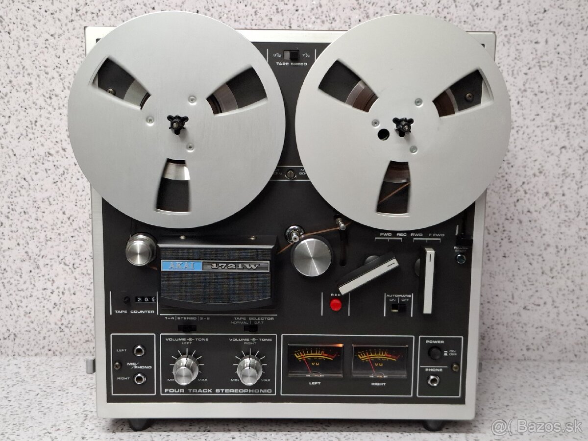 AKAI 1721W / FOUR TRACK STEREOPHONIC / REEL TO REEL