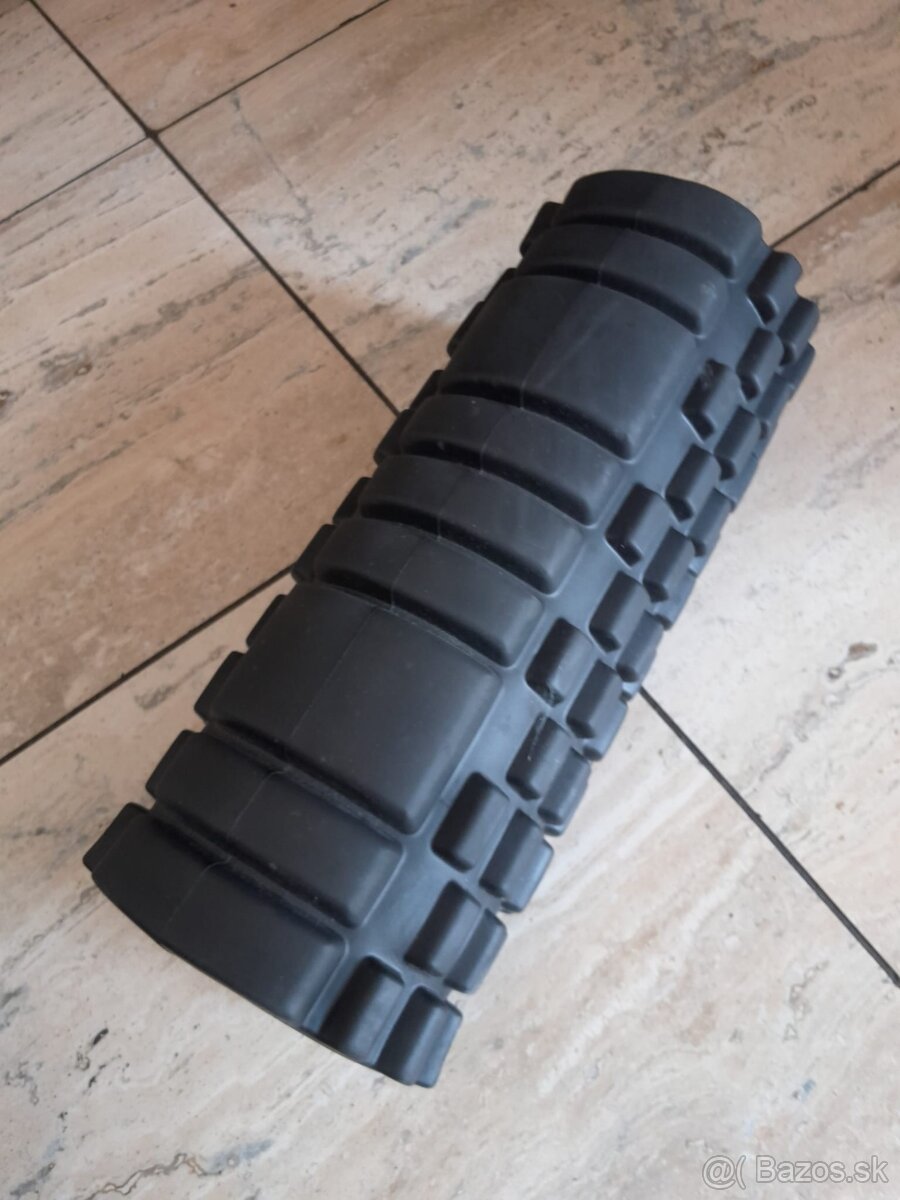 Valec na cvičenie Fitness Roller Black