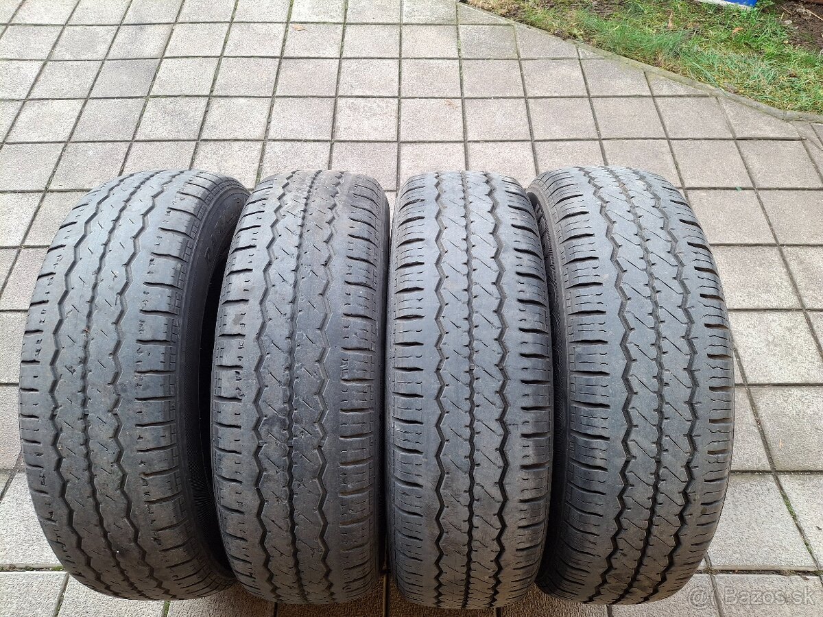 4ks 215/70 R16C  HANKOOK