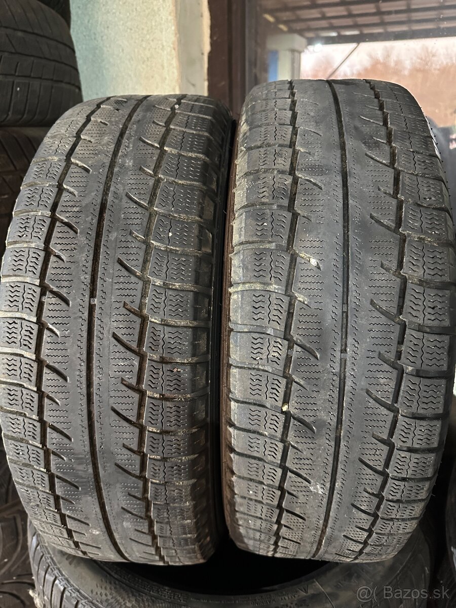 205/65 R16C Austone