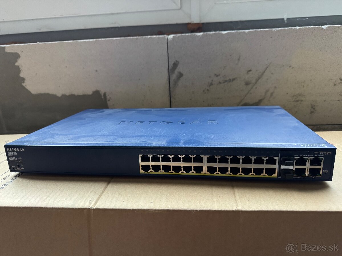 Switch Netgear FS728TPv2 24+4 port s POE