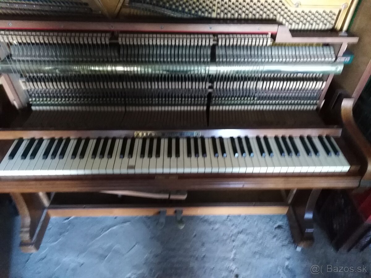 Starozitne piano