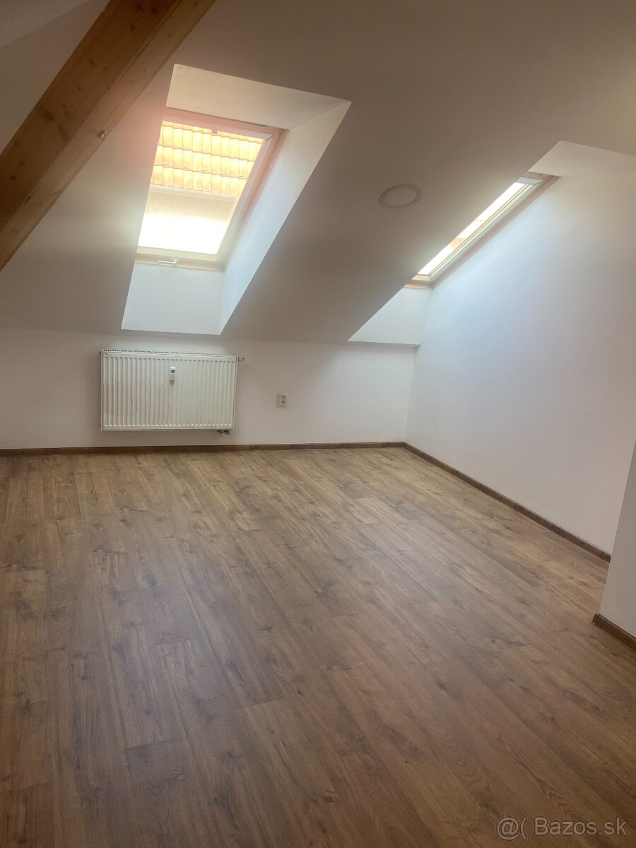 PRENÁJOM kancelárie/apartmánu- výmera 61 m2