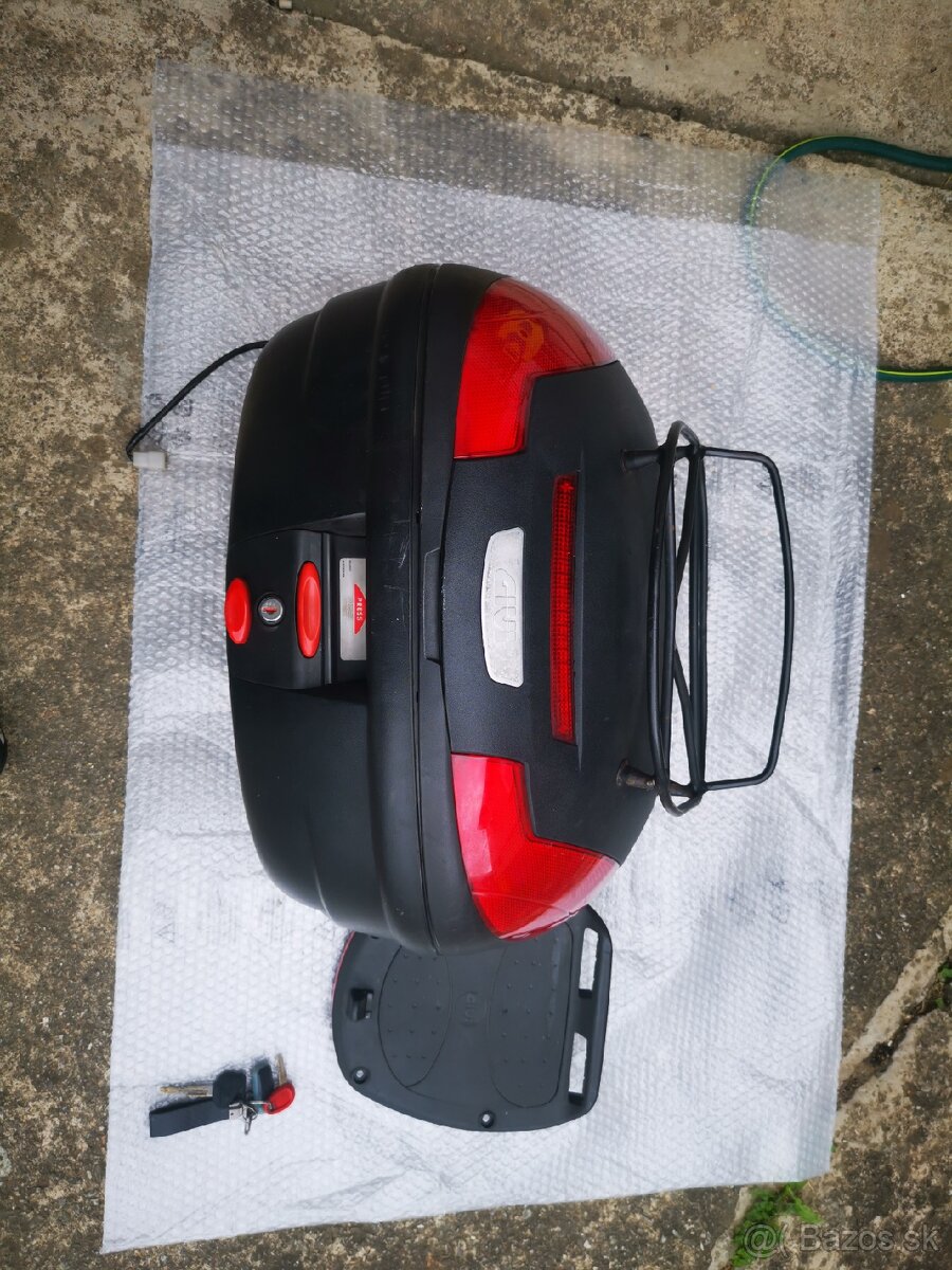 Topcase givi, kufor na motorku