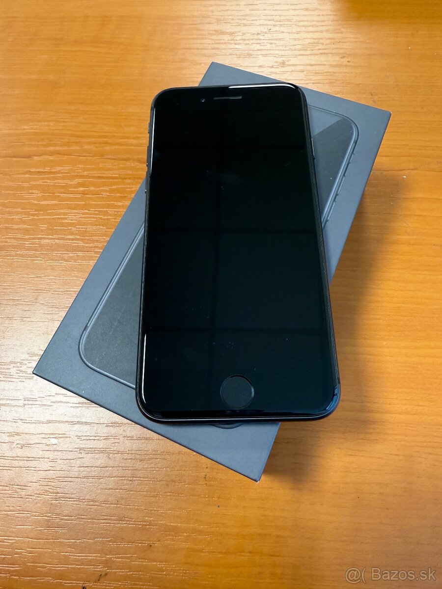 Predám iphone 8 64gb Space gray