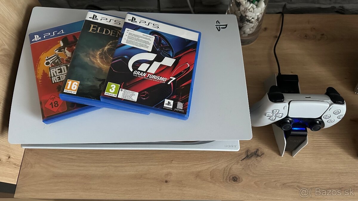 PlayStation 5 + ovládač + dokovacia stanica + hry