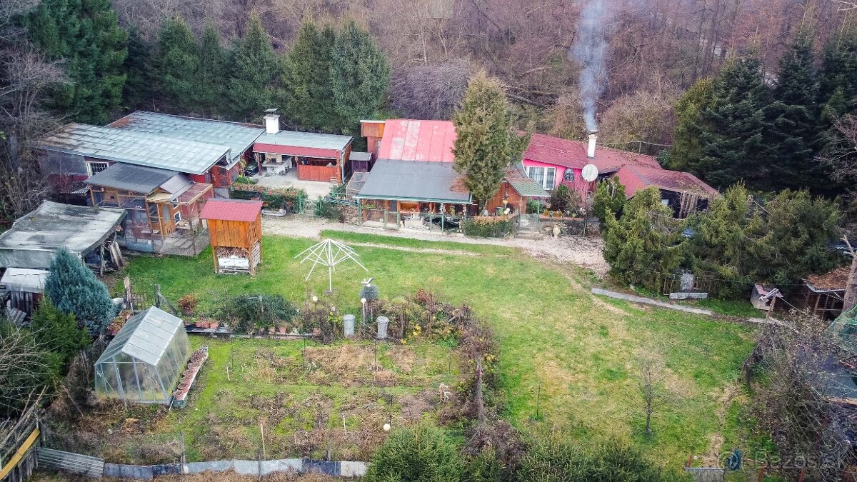 CELOROČNÁ CHATA S WELNESSOM A RYBNÍKOM, NIŽNÝ KLÁTOV