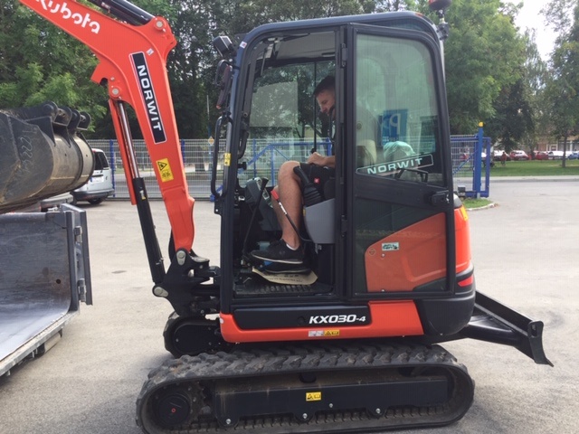 KUBOTA KX 030-4