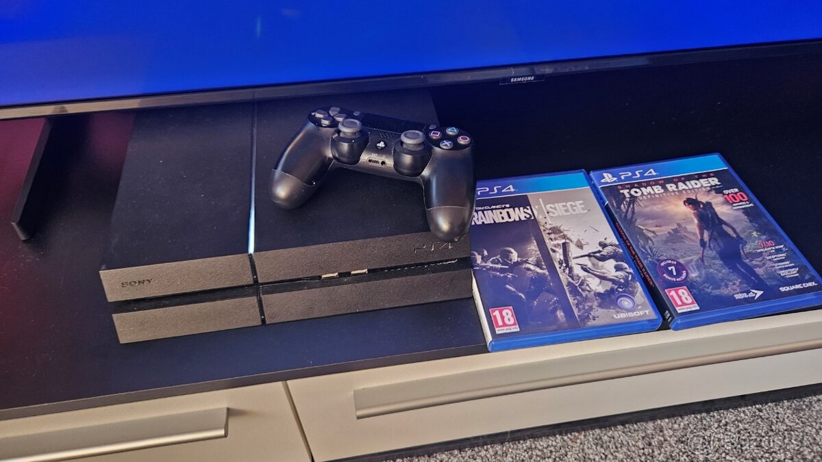 Sony Playstation 4 1TB + joypad a 3xhra