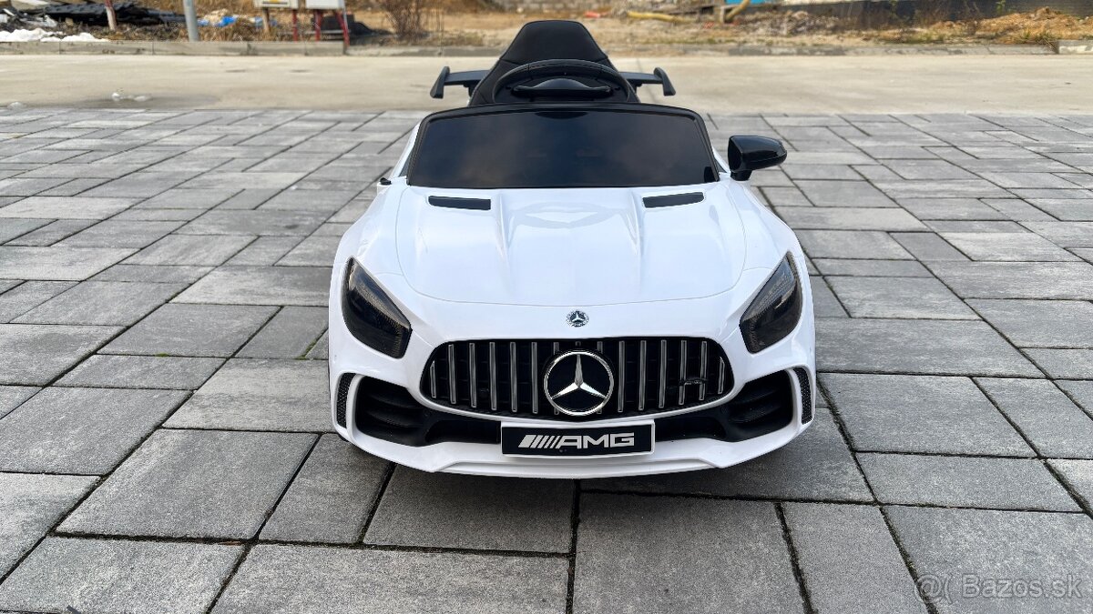 Elektrické autíčko Mercedes AMG