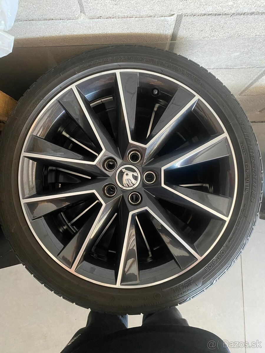 Originálne elektróny Škoda s pneumatikami 215/40 R17