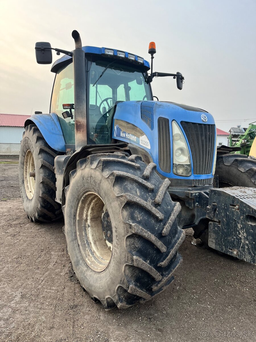 New Holland TG255