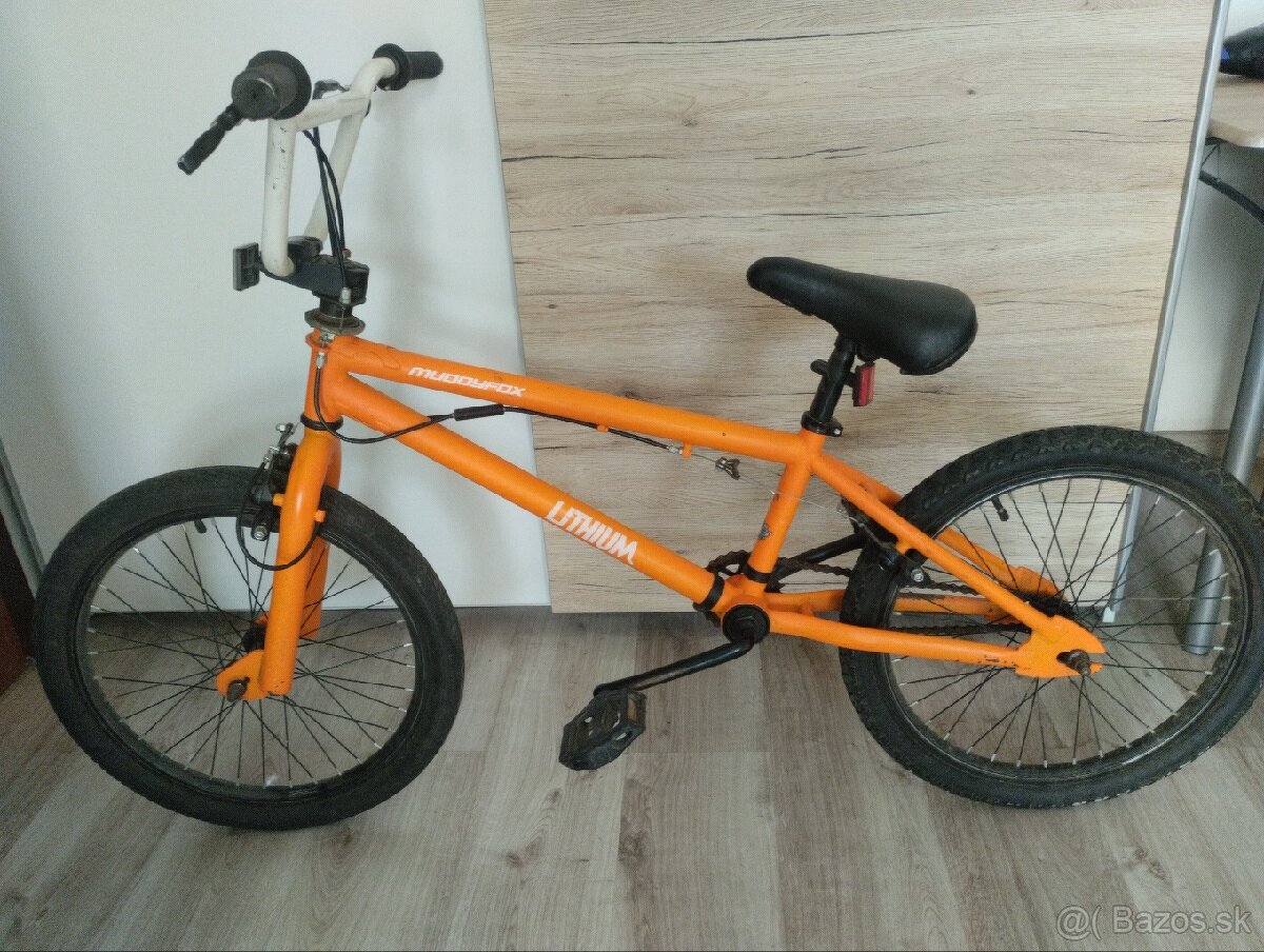 Bicykel BMX.