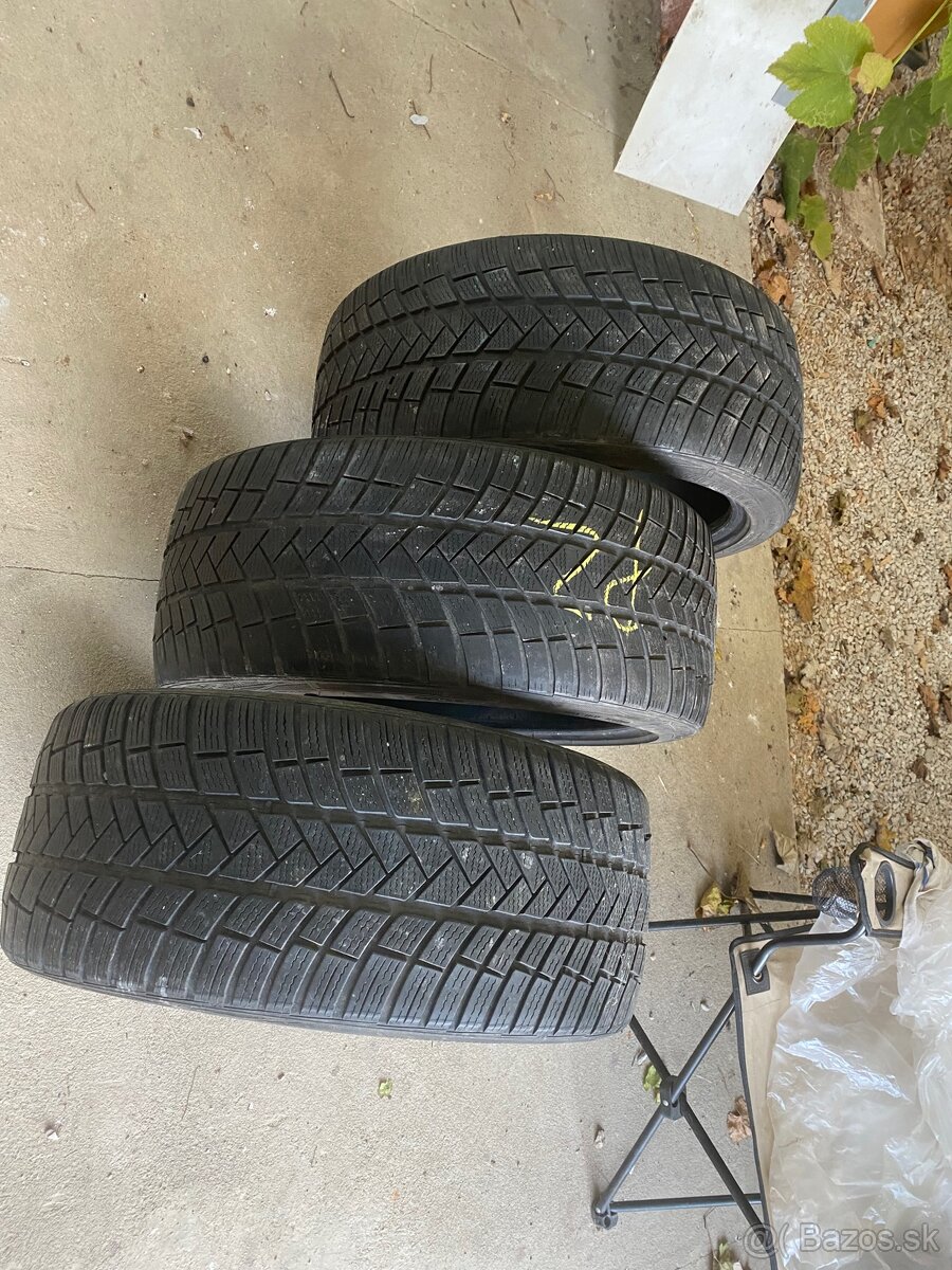 Zimné pneumatiky 235/40 r19