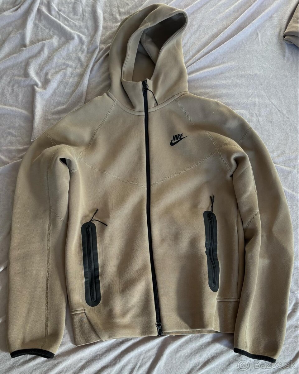 Nike tech fleece