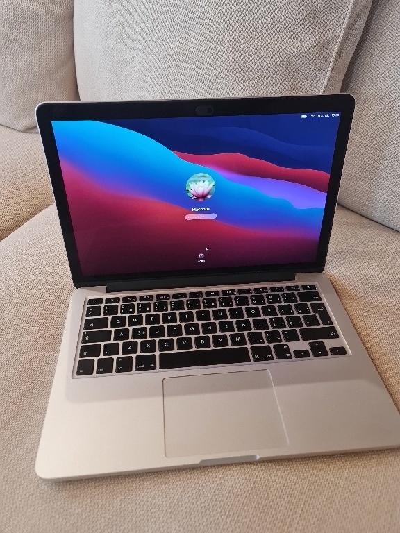 Predám Apple Macbook pro model A 1508 r.2014 250GB