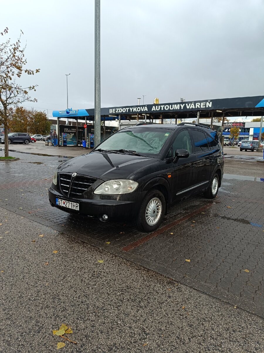 Ssangyong rodius