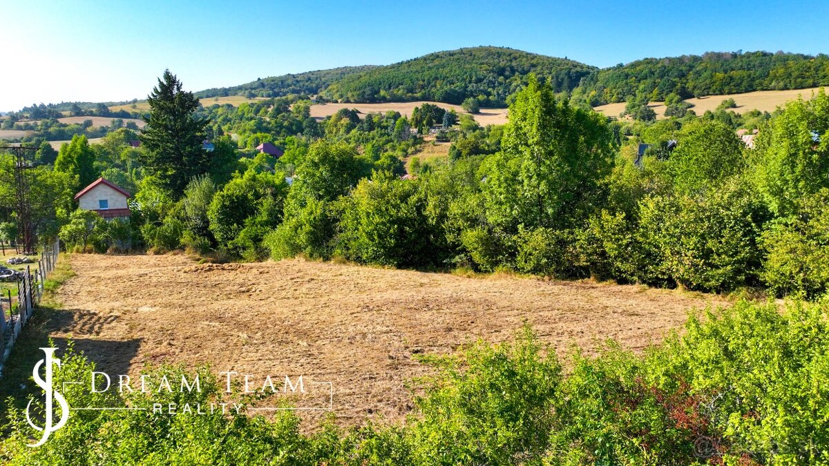 Slnečný, stavebný pozemok o veľkosti 1637m2 v obci Počúvadlo