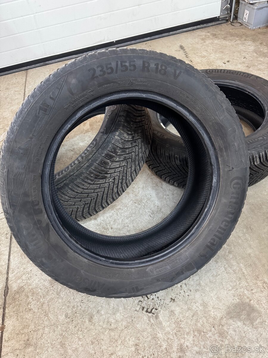 Predam celorocne pneumatiky Continental  235/55 R18