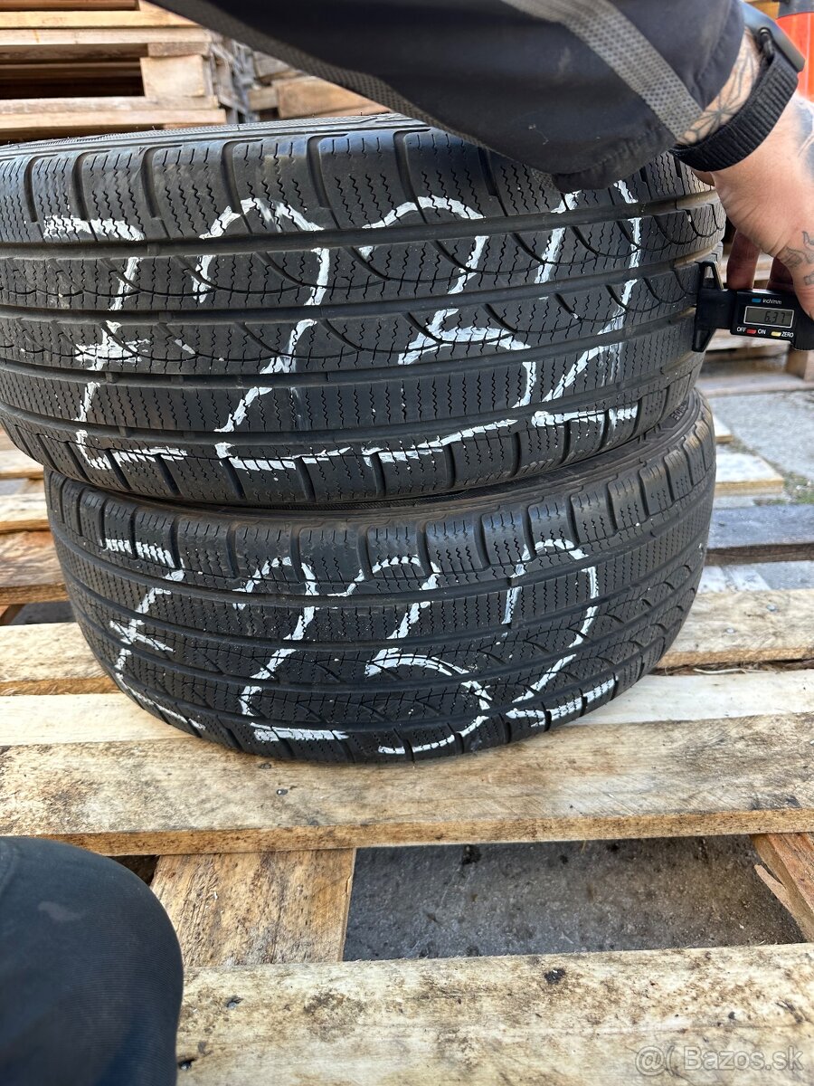 Z232 2ks zimné 215/45R17