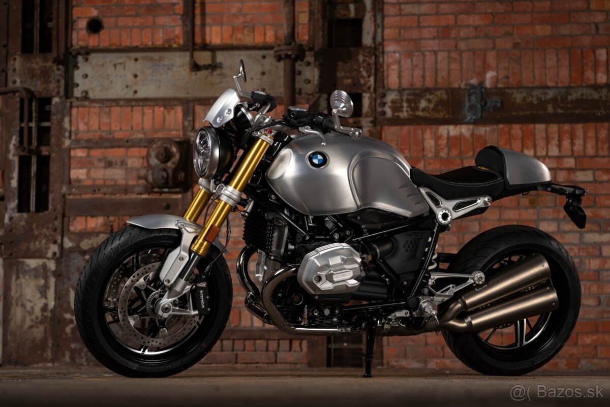 BMW AKRAPOVIC R nineT