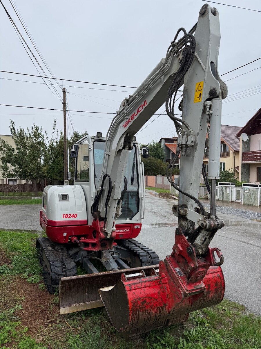 Takeuchi TB240